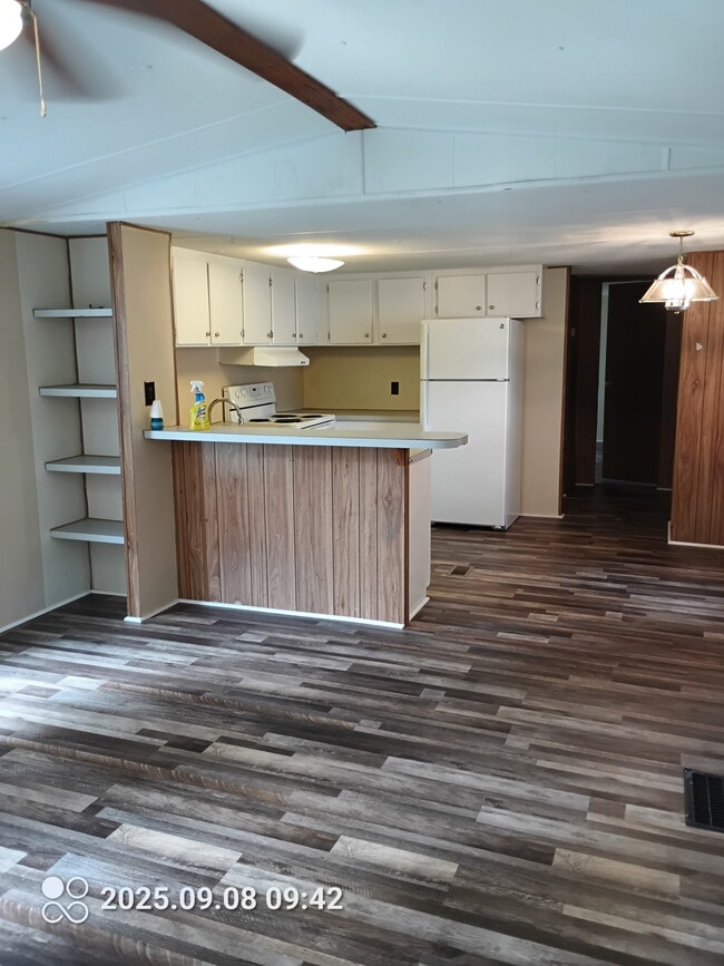 Building Photo - 251 Walnut Branch Dr