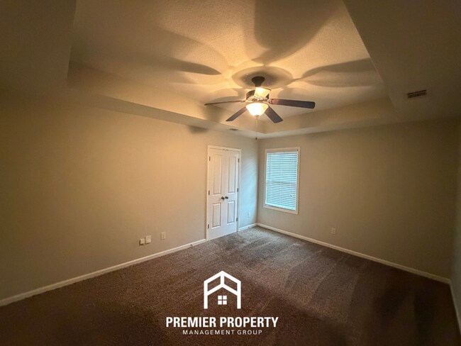 Building Photo - Move-In Ready 3BR Home in Tuscaloosa - Granite Counters & Enclosed Backyard