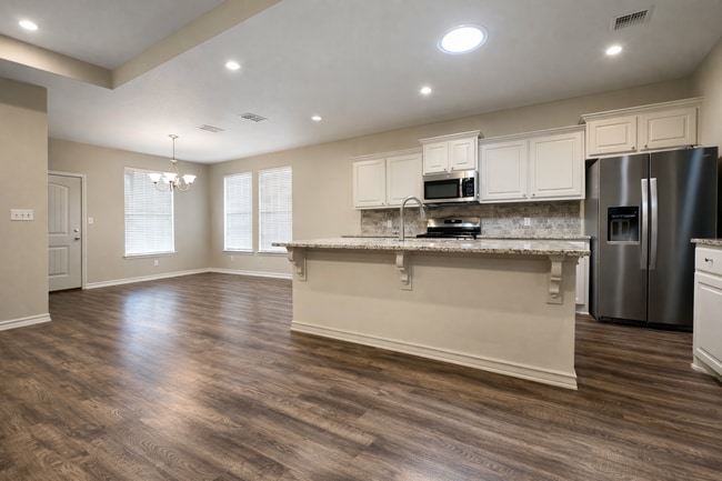 Building Photo - Natural Light Meets Modern Comfort | 3/2 In North Lubbock