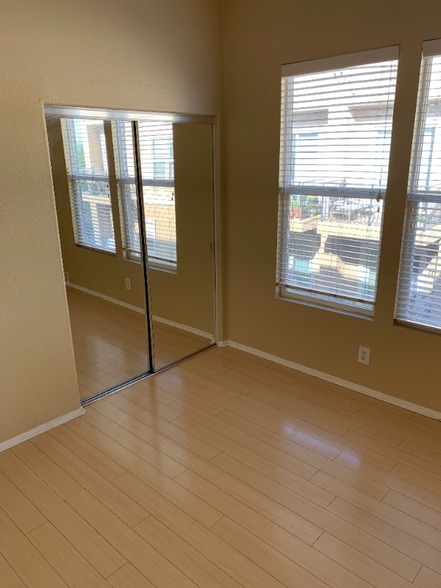 Building Photo - 1115 Armstrong Dr