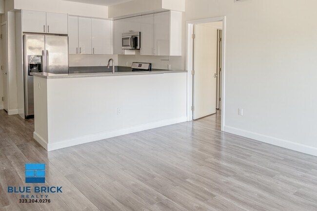 Building Photo - 4305 Laurel Canyon Blvd