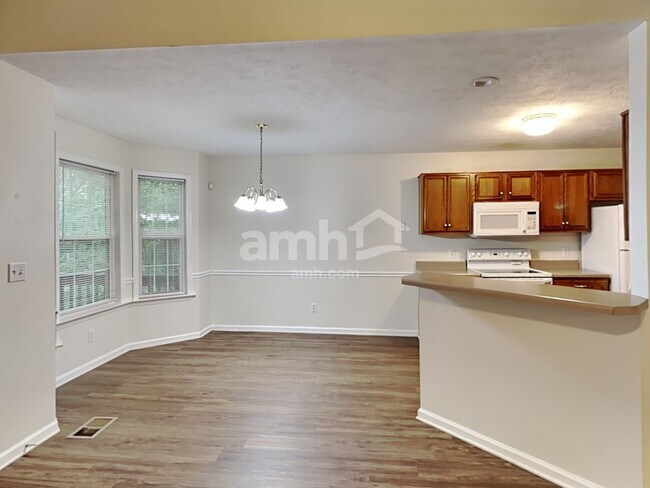 Building Photo - 302 Alexis Dr