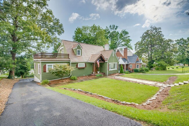 Building Photo - 4 Bedroom / 4 Bath Home for Rent! Kingspor...