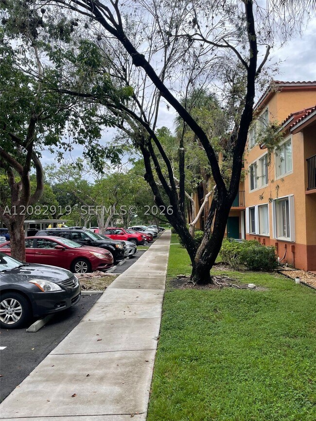 Building Photo - 10757 Cleary Blvd