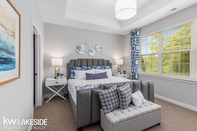 Building Photo - 8505 Valley Dr