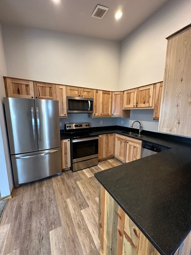Building Photo - 1308 Bette Ln