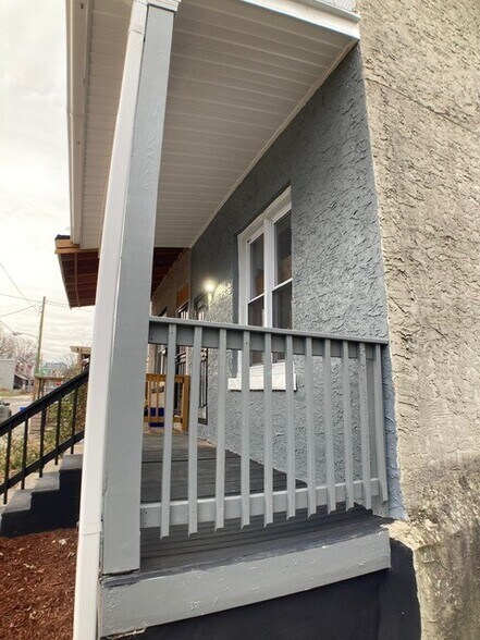 Building Photo - 758 N DeKalb St