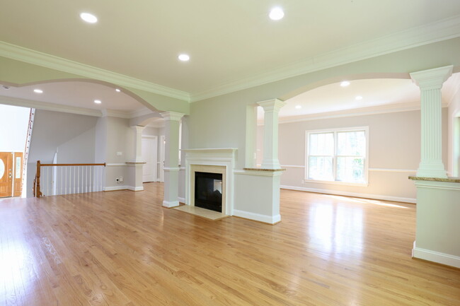 Building Photo - Welcome Home