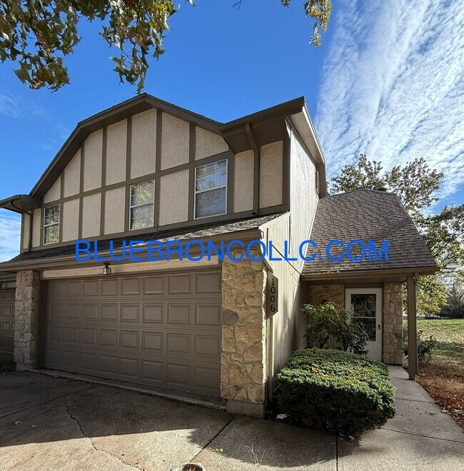 Primary Photo - 1002-1006 NW Porter Ct.