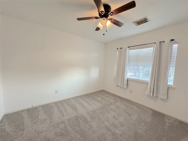 Building Photo - 8926 Heron Nest Dr