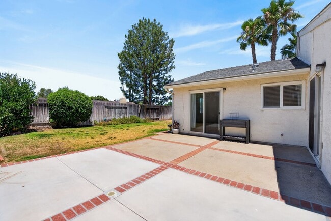 Building Photo - 263 Greenbriar Ct