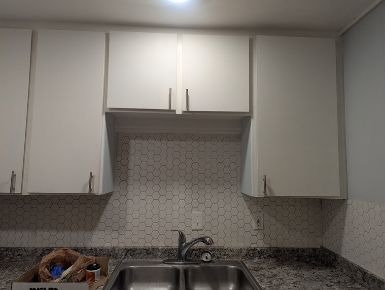 Building Photo - 709 Adeline Pl