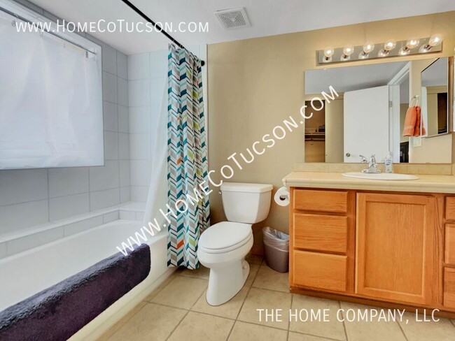 Building Photo - Short Term Furnished Foothills Condo-