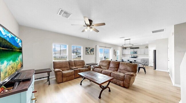 Building Photo - Spacious 5bed - With Amenities!