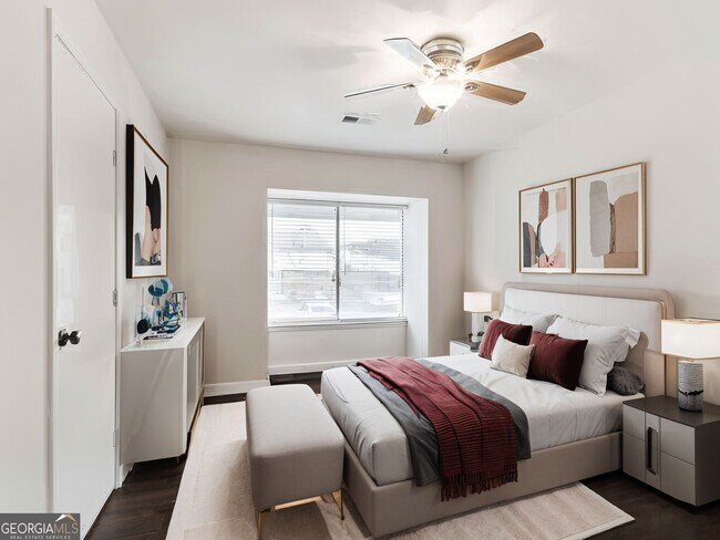 Building Photo - 2032 Powers Ferry Trce SE