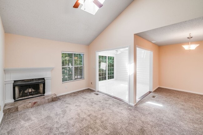 Building Photo - 9024 St Thomas Ln