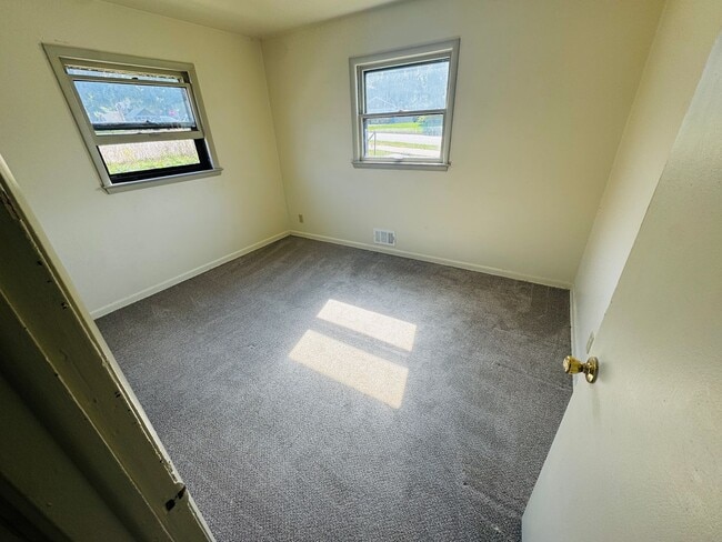 Building Photo - Pine Point Apartments – In the Heart of Waukesha