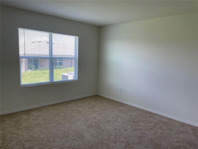 Building Photo - 2136 Silver Brk Wy