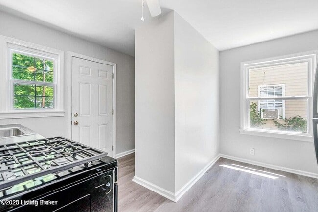 Building Photo - 2637 Olive St