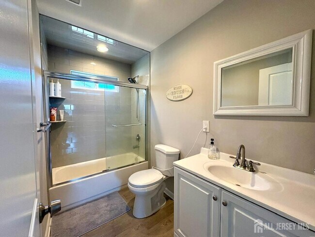 Building Photo - 39 Caldwell Rd