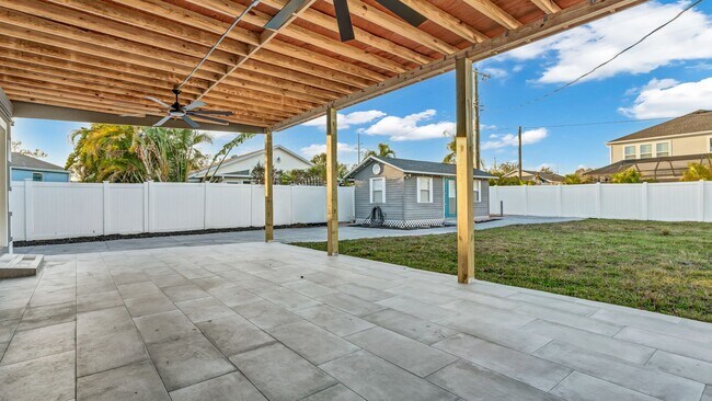 Building Photo - Beautiful S. Tampa 3BR/2BA remodeled home ...