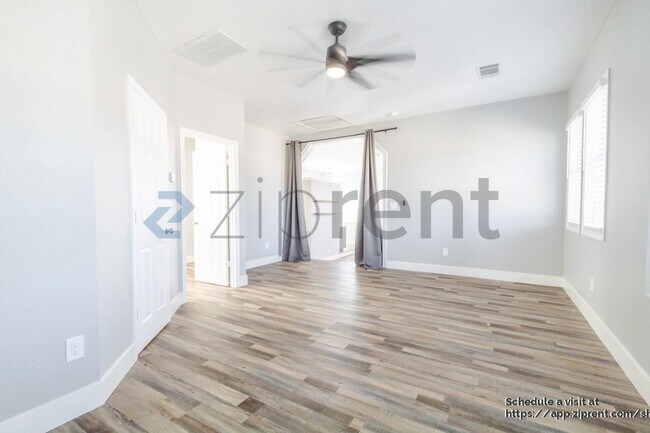 Building Photo - 5912 Laguna Villa Way
