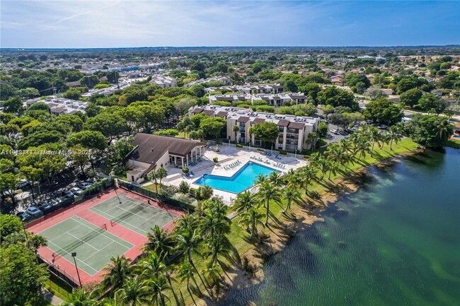 Building Photo - 14415 N Kendall Dr