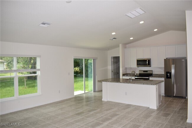 Building Photo - 4436 Adelaide Ave