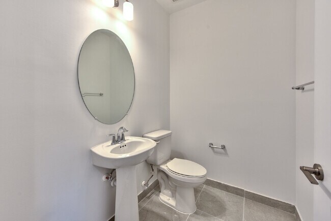 Building Photo - 3 BEDROM 3 BATH TOWNHOUSE IN VILLA MAR BON...