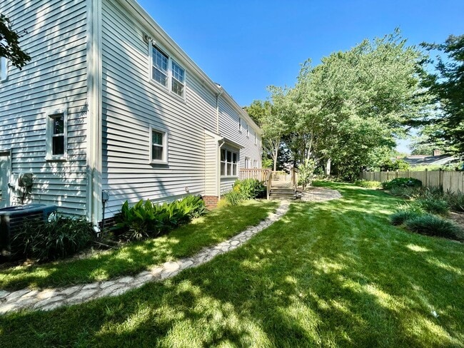 Building Photo - Available NOW! A 4-6 Bedroom Home! Attache...