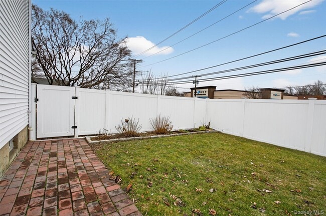 Building Photo - 297 Fairfield Ave