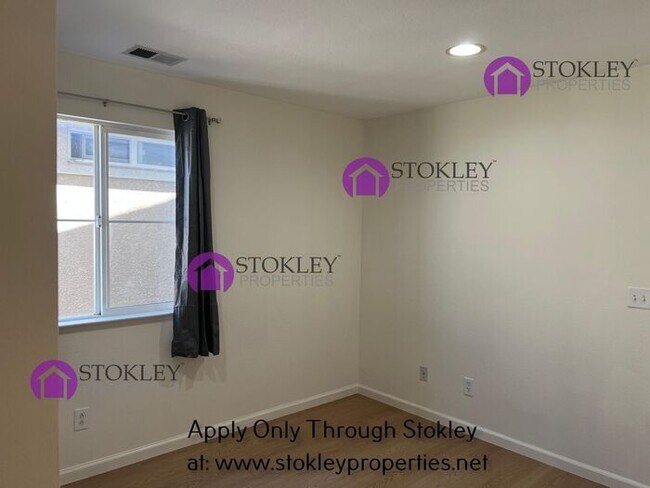 Building Photo - 1 Addison Ct