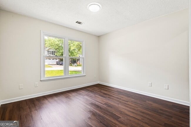 Building Photo - 7973 Woodlake Dr