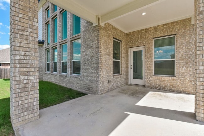 Building Photo - 7915 Gold Dr