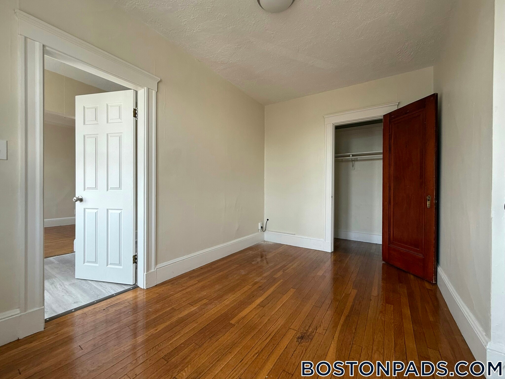 Building Photo - 53 Fellsway W