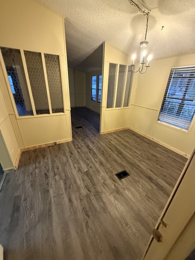 Building Photo - 2667 Hopewell Church Rd