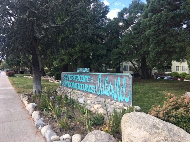 Building Photo - Rollin' on the River - Top Story Riverfront Condo