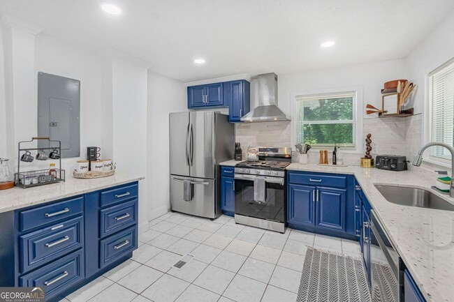 Building Photo - 2100 Cascade Rd