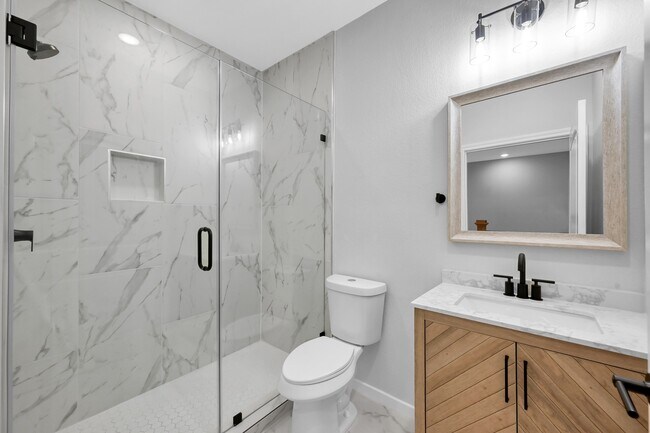 Building Photo - 14833 Spica Ct