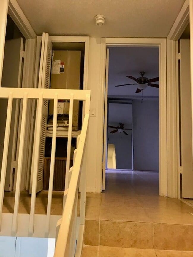 Building Photo - 2/2.5 in the lovely, cozy community of Middlebrook Pines!