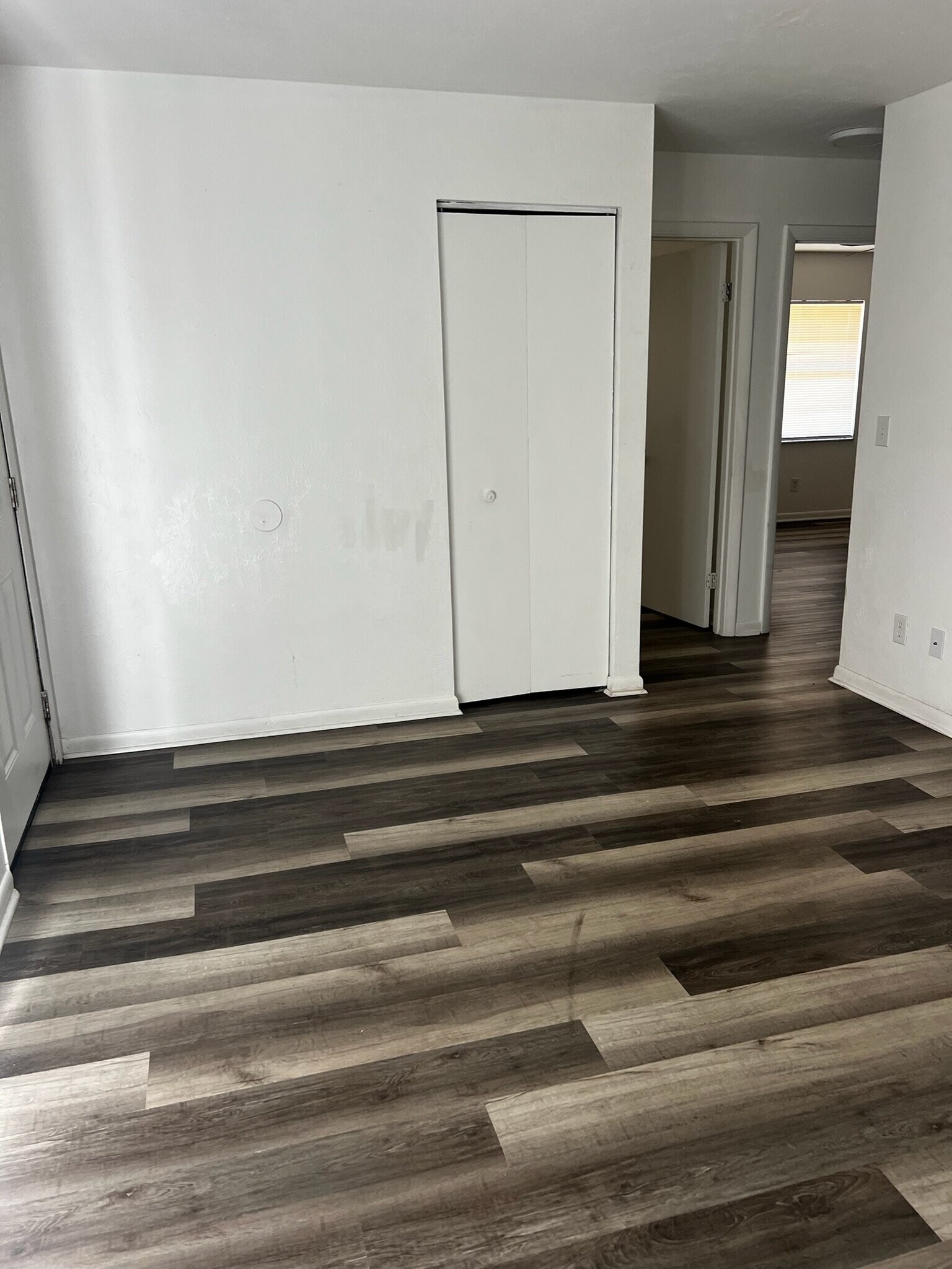 Building Photo - 3950 SE 19th Ave