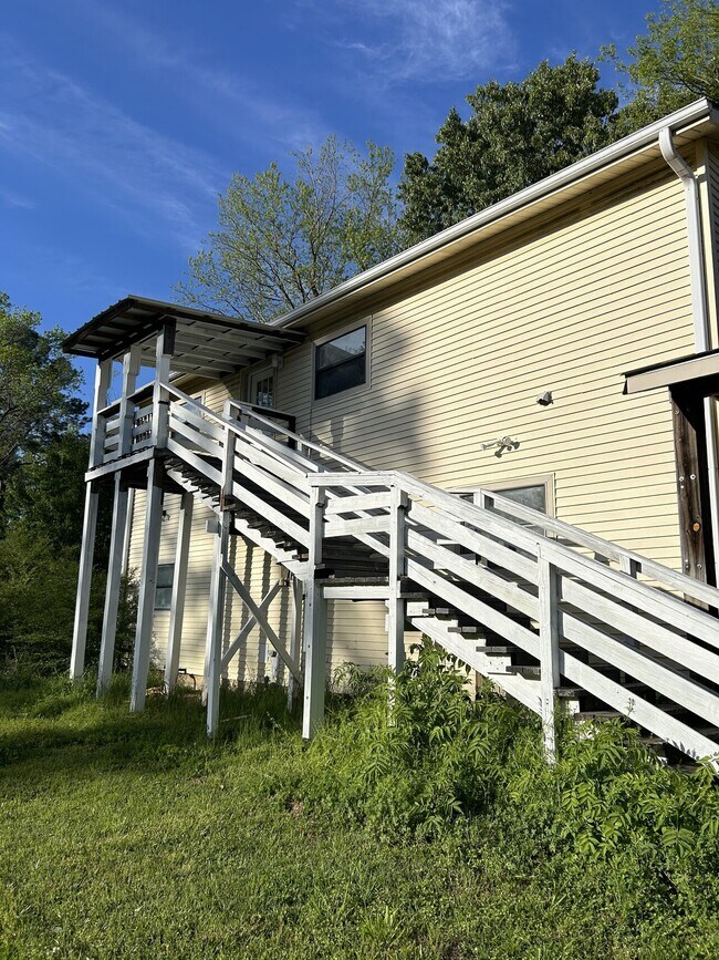 Building Photo - 300 Barnett Rd
