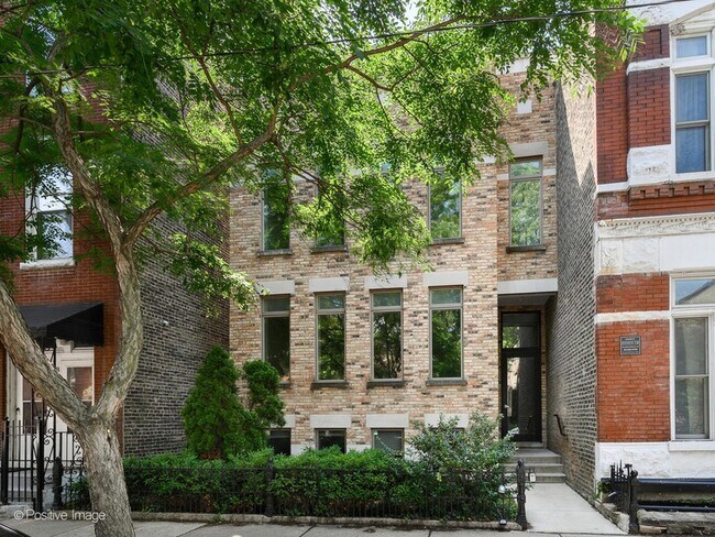 Primary Photo - 842 N Wolcott Ave