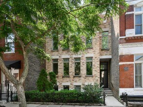 Building Photo - 842 N Wolcott Ave