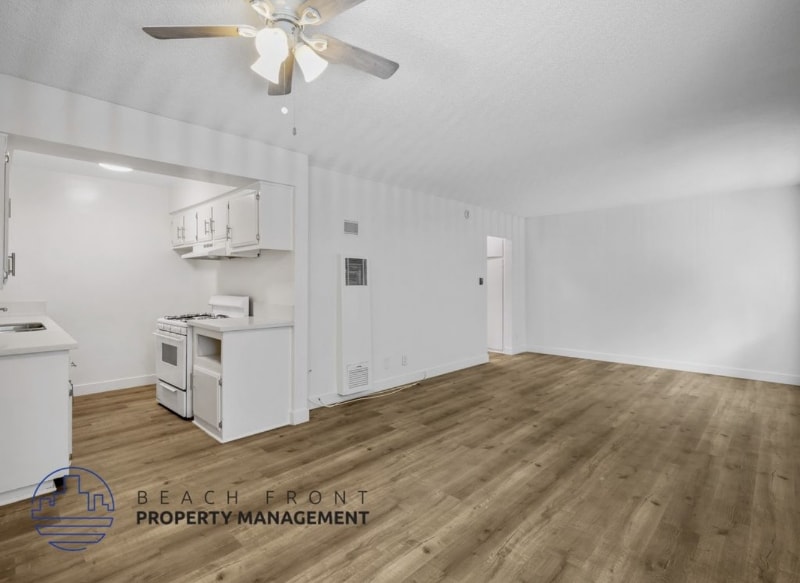 Primary Photo - 868 Victor Ave