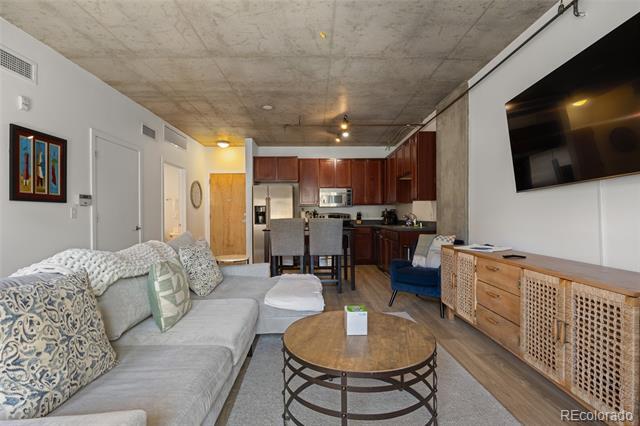 Building Photo - 1475 Delgany St