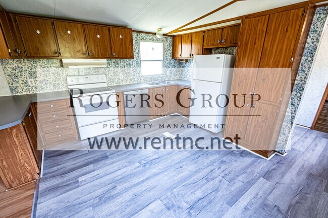 Building Photo - 105 Mark St