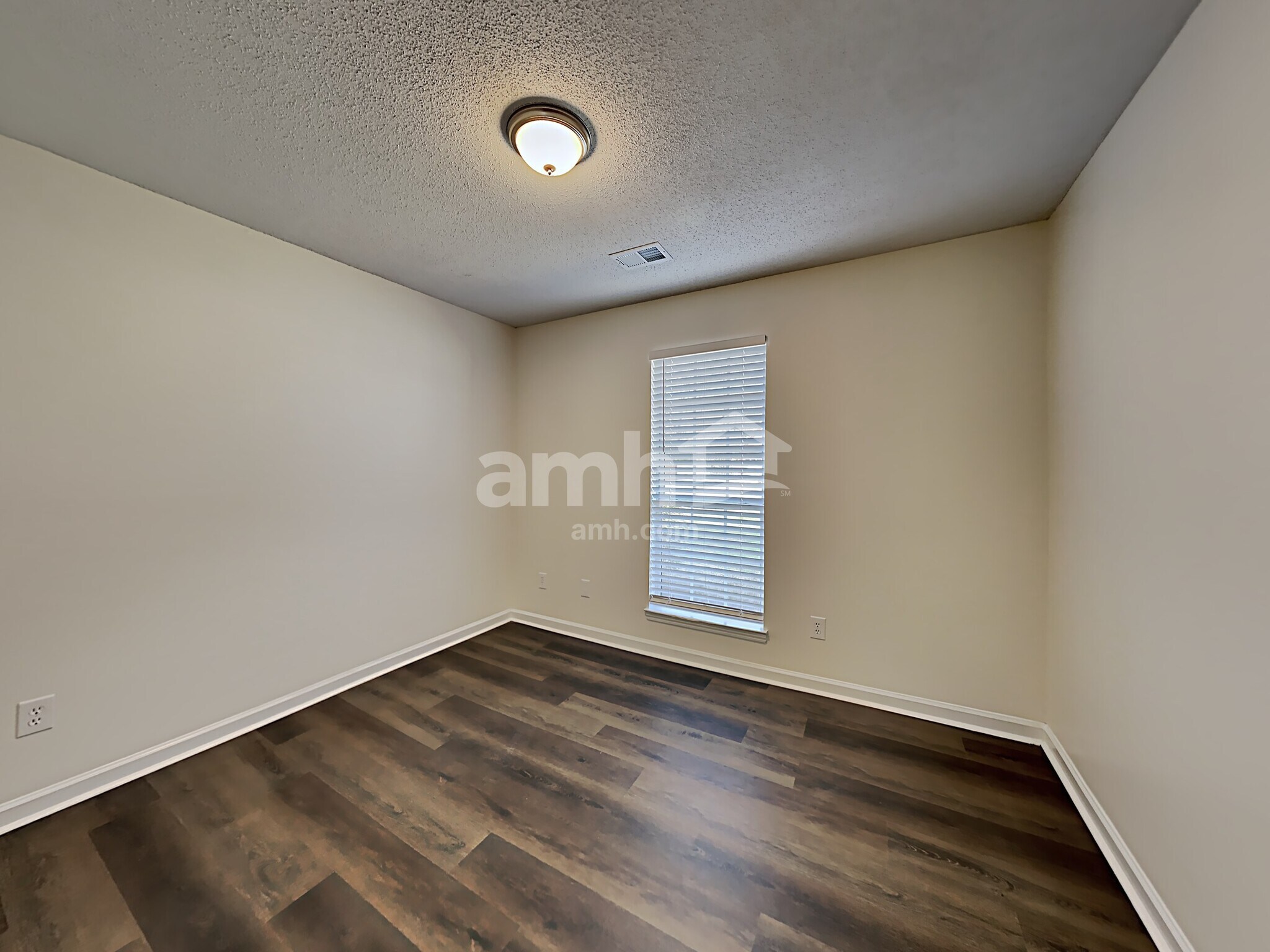 Building Photo - 2383 Bethany Dr