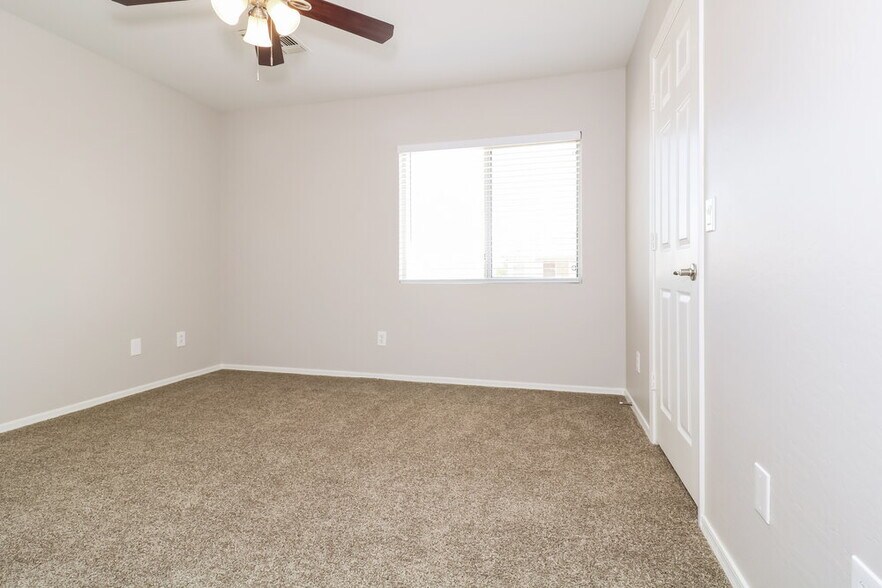 Building Photo - 11929 W Corrine Dr