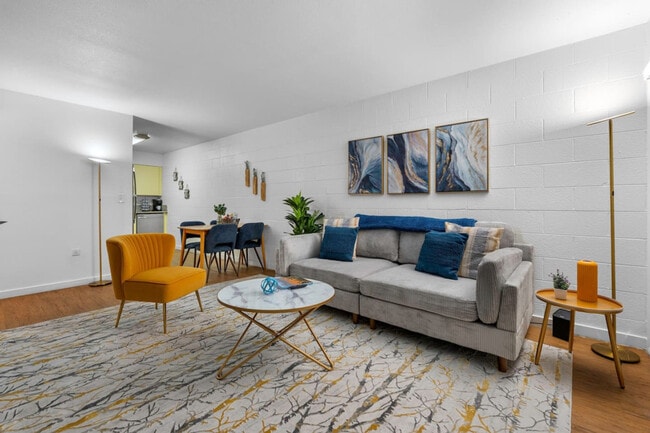 Building Photo - 109 E Broadway Rd